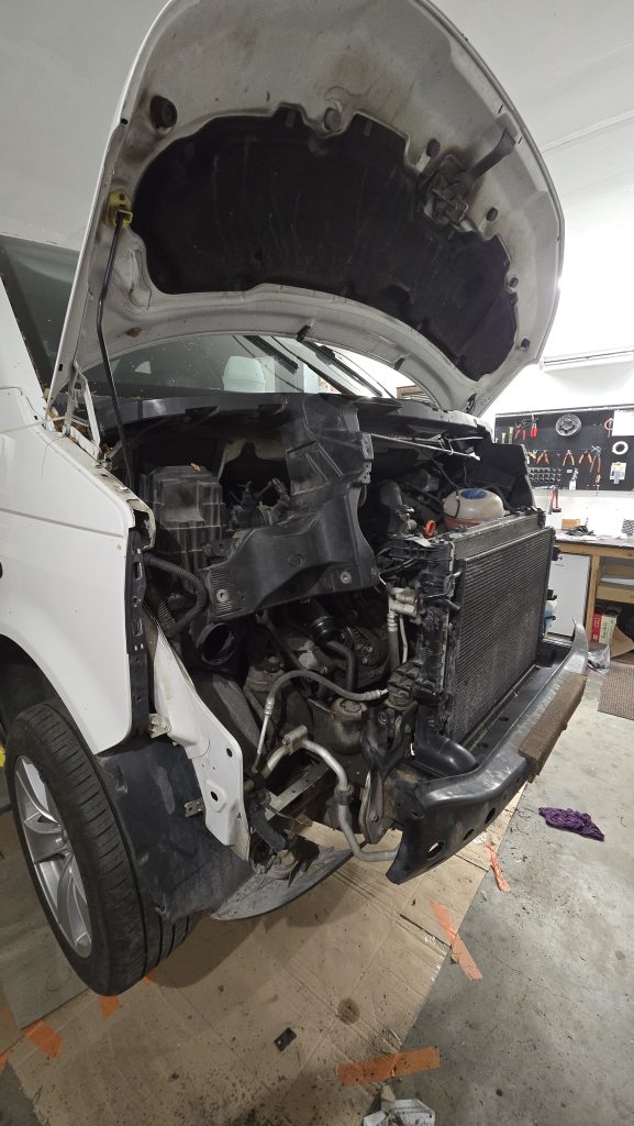 Volkswagen Transporter laturin vaihto